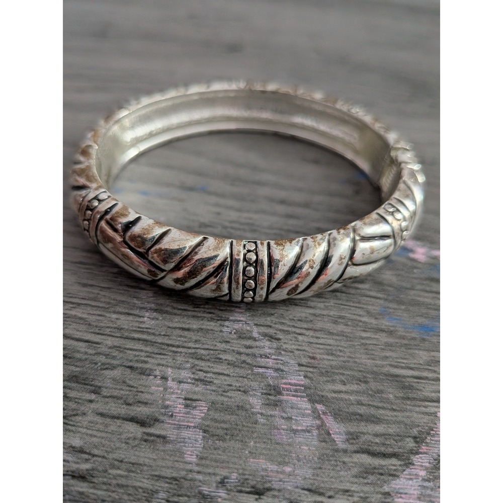 Silver Tone Textured Hinged Bangle Bracelet Antiqued Boho Ribbed Beaded Design